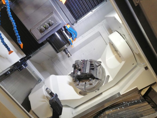 macchine utensili a 5 assi